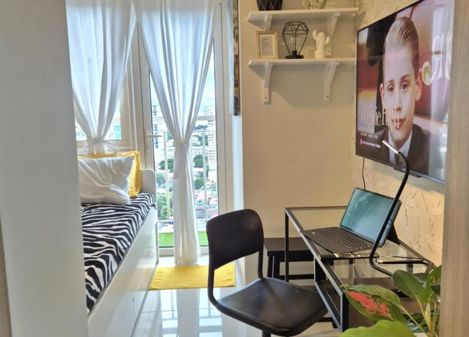 Cozy Comfy Suite 2Br W Balcony - Amazing Manila Bay View And City Skyline Near Moa Pasay